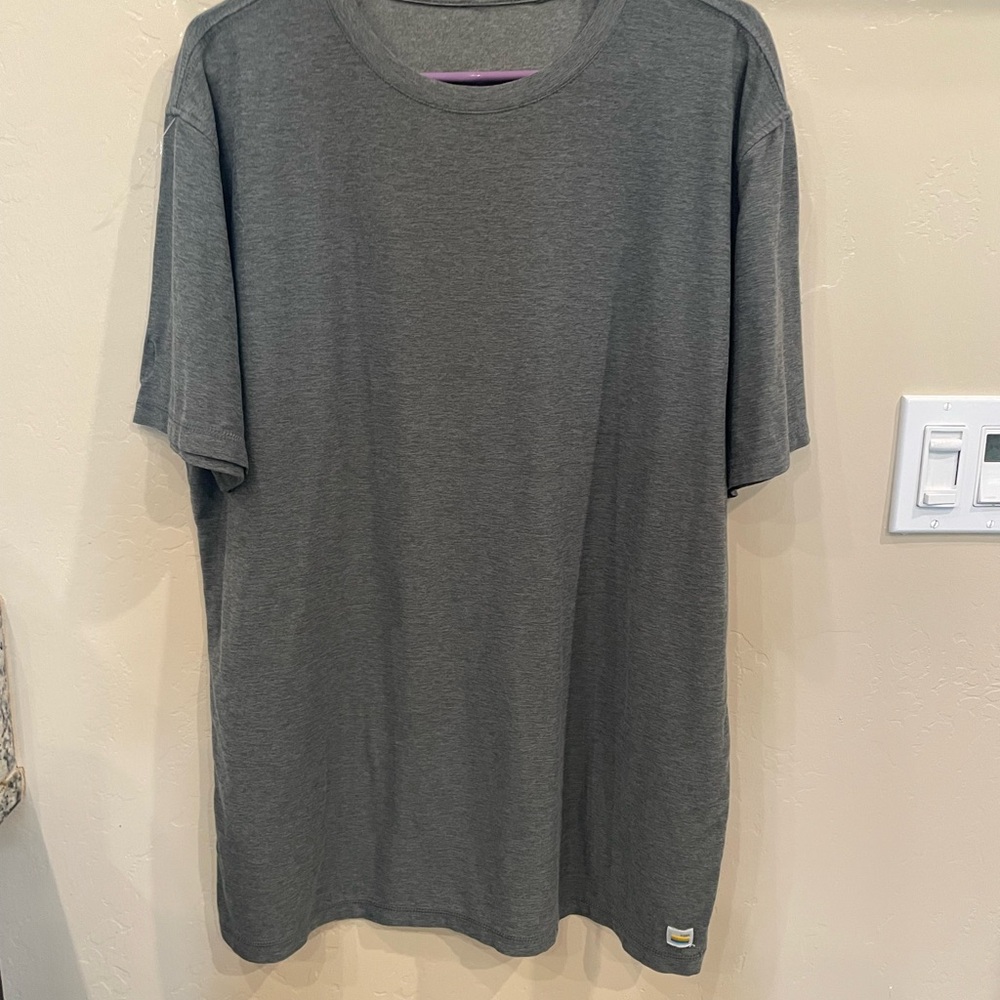 Vuori Charcoal Short Sleeve Tee